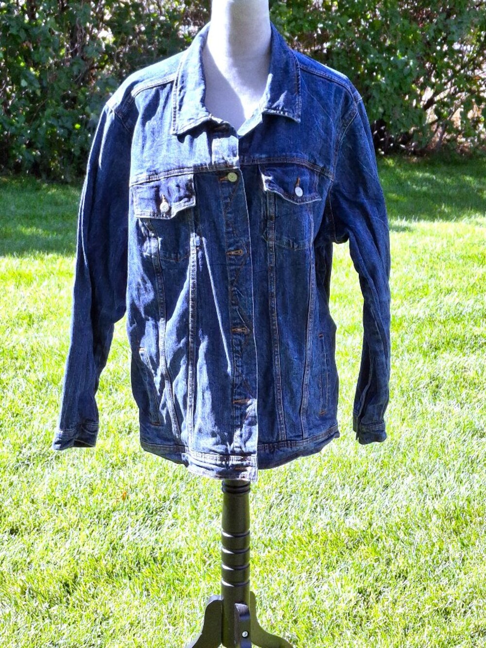 Women's Old Navy  Denim Trucker Jean Jacket Size 3X